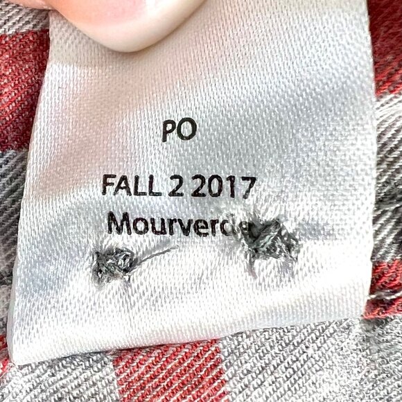 Untuckit Plaid Button-Up Shirt XL 100% Cotton Red Gray Long Sleeve Soft - Picture 8 of 9